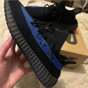 Yeezy 350 dazzling blues size 11